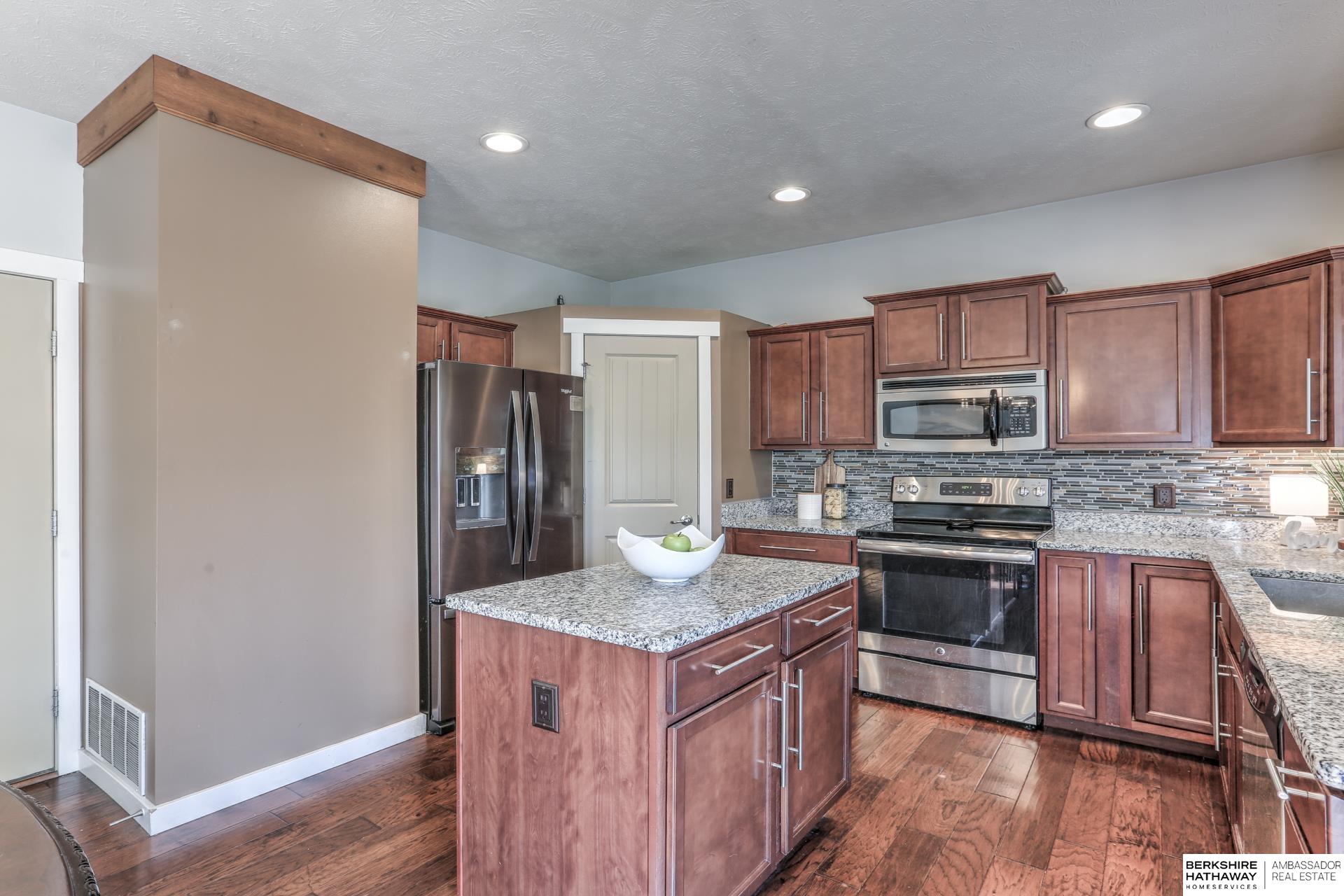 Omaha, Nebraska 68116, United States, 3 Bedrooms Bedrooms, ,3 BathroomsBathrooms,Residential,Pending,131875