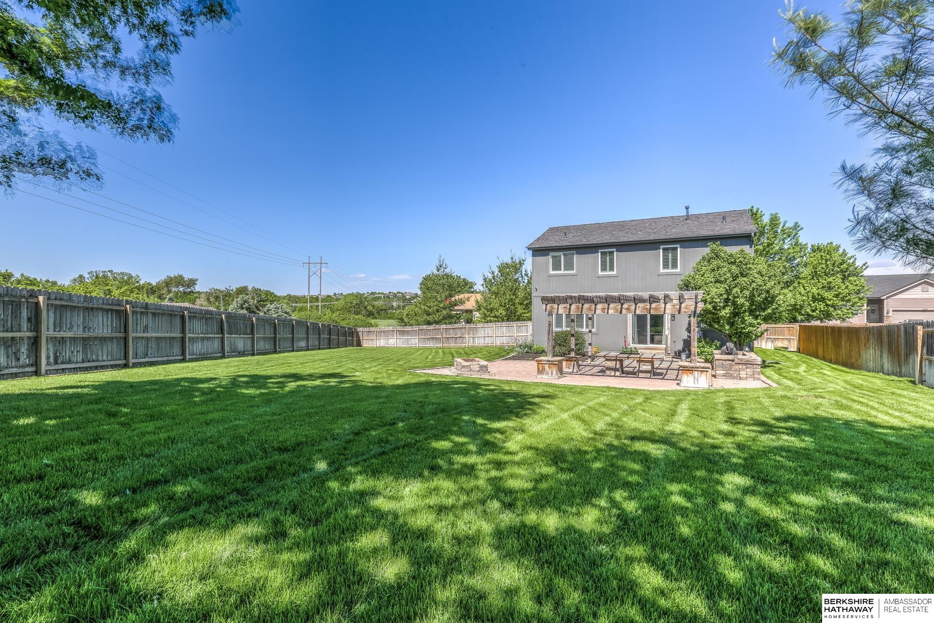 Omaha, Nebraska 68116, United States, 3 Bedrooms Bedrooms, ,3 BathroomsBathrooms,Residential,Pending,131875