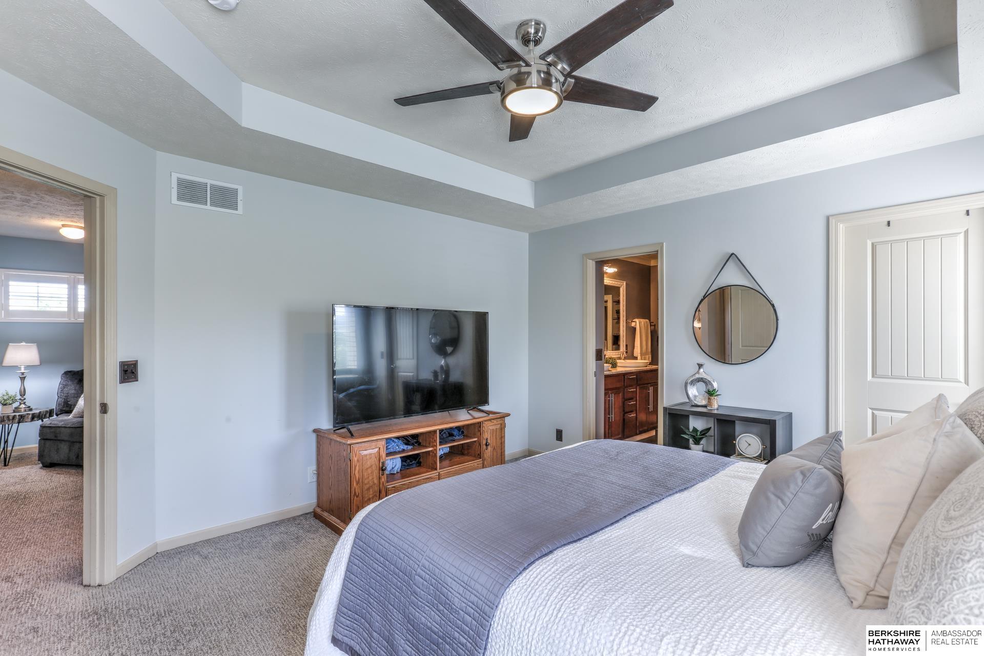 Omaha, Nebraska 68116, United States, 3 Bedrooms Bedrooms, ,3 BathroomsBathrooms,Residential,Pending,131875