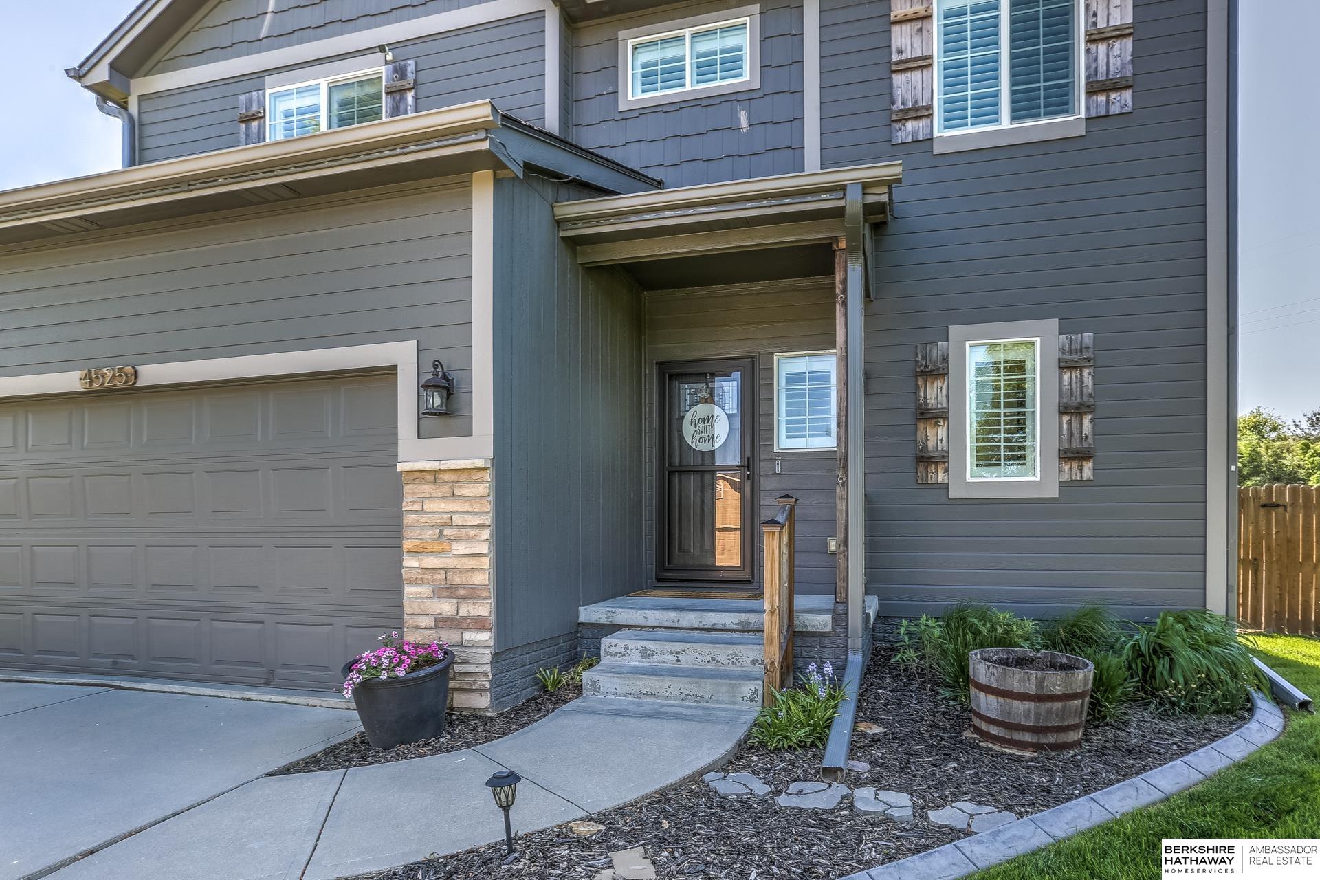 Omaha, Nebraska 68116, United States, 3 Bedrooms Bedrooms, ,3 BathroomsBathrooms,Residential,Pending,131875