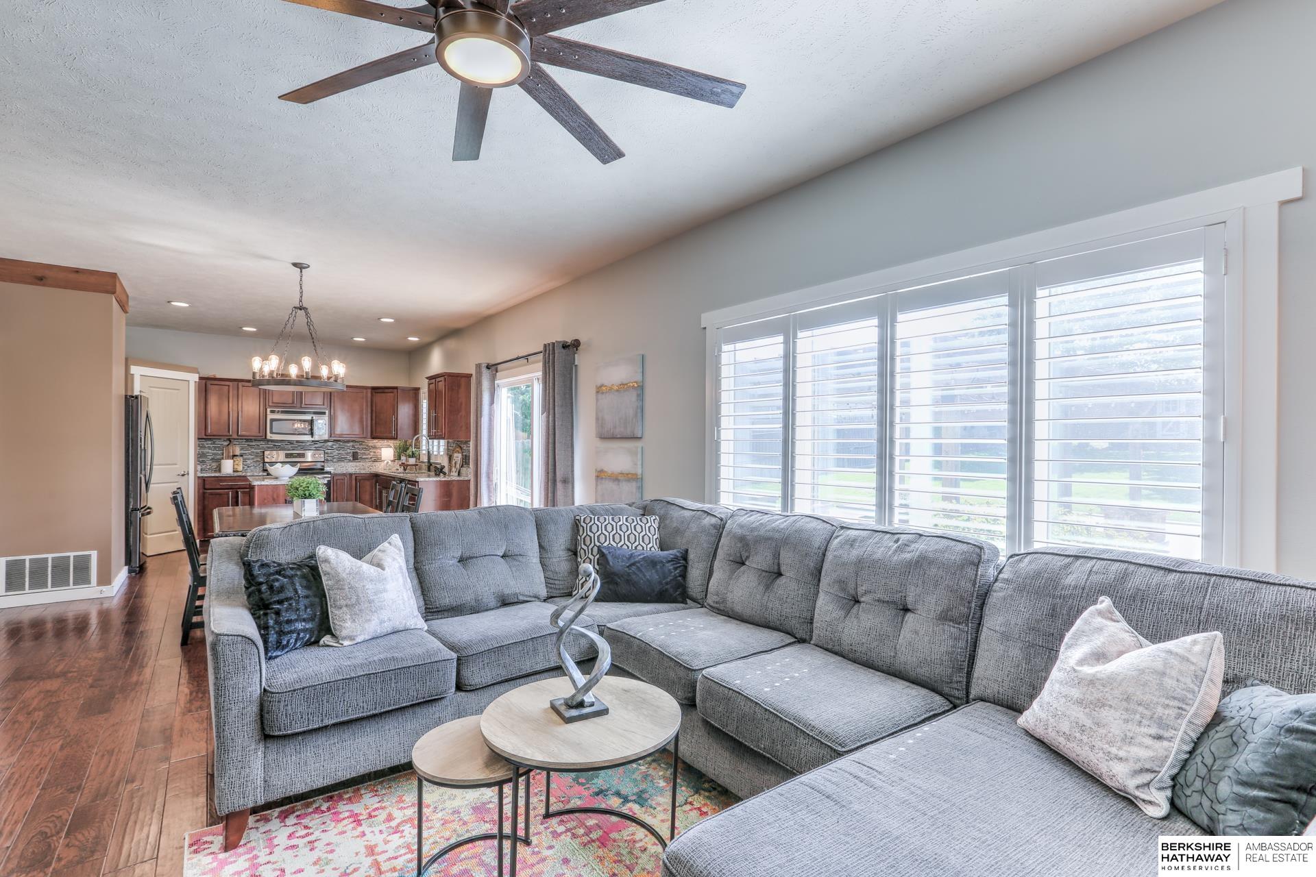 Omaha, Nebraska 68116, United States, 3 Bedrooms Bedrooms, ,3 BathroomsBathrooms,Residential,Pending,131875