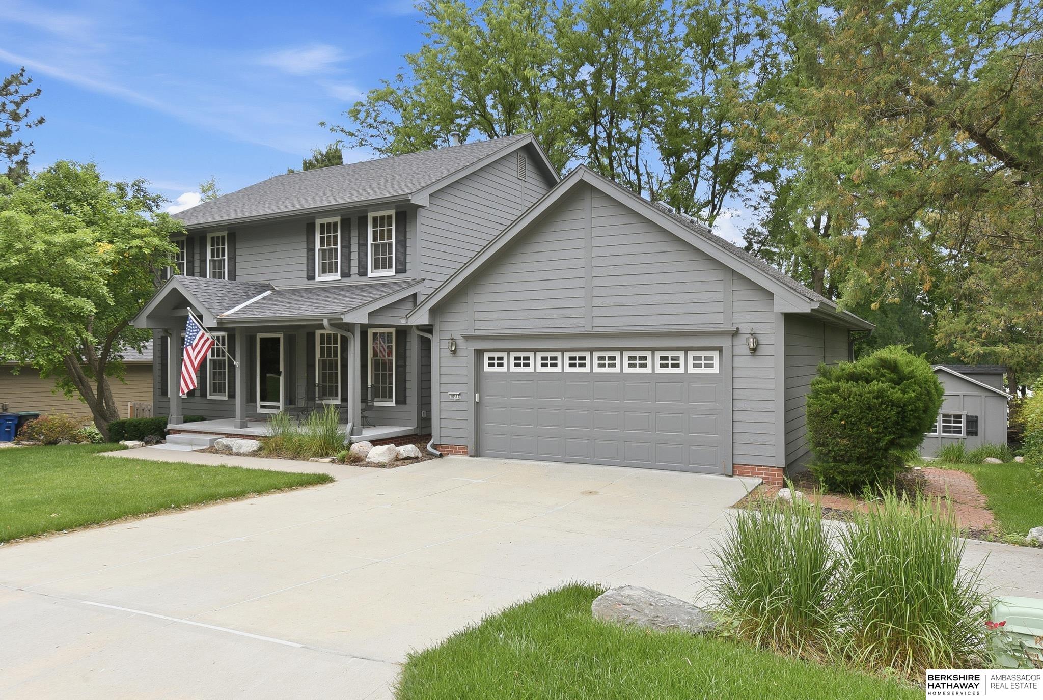 Photo 1 of 45 — 10552 Forrest Drive, Omaha, NE 68124