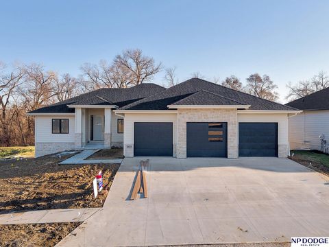 Photo of 20001 V Street, Omaha, NE 68135 (MLS # 22531587)