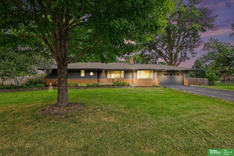 Photo of 11418 Pierce Street, Omaha, NE 68144 (MLS # 22626401)