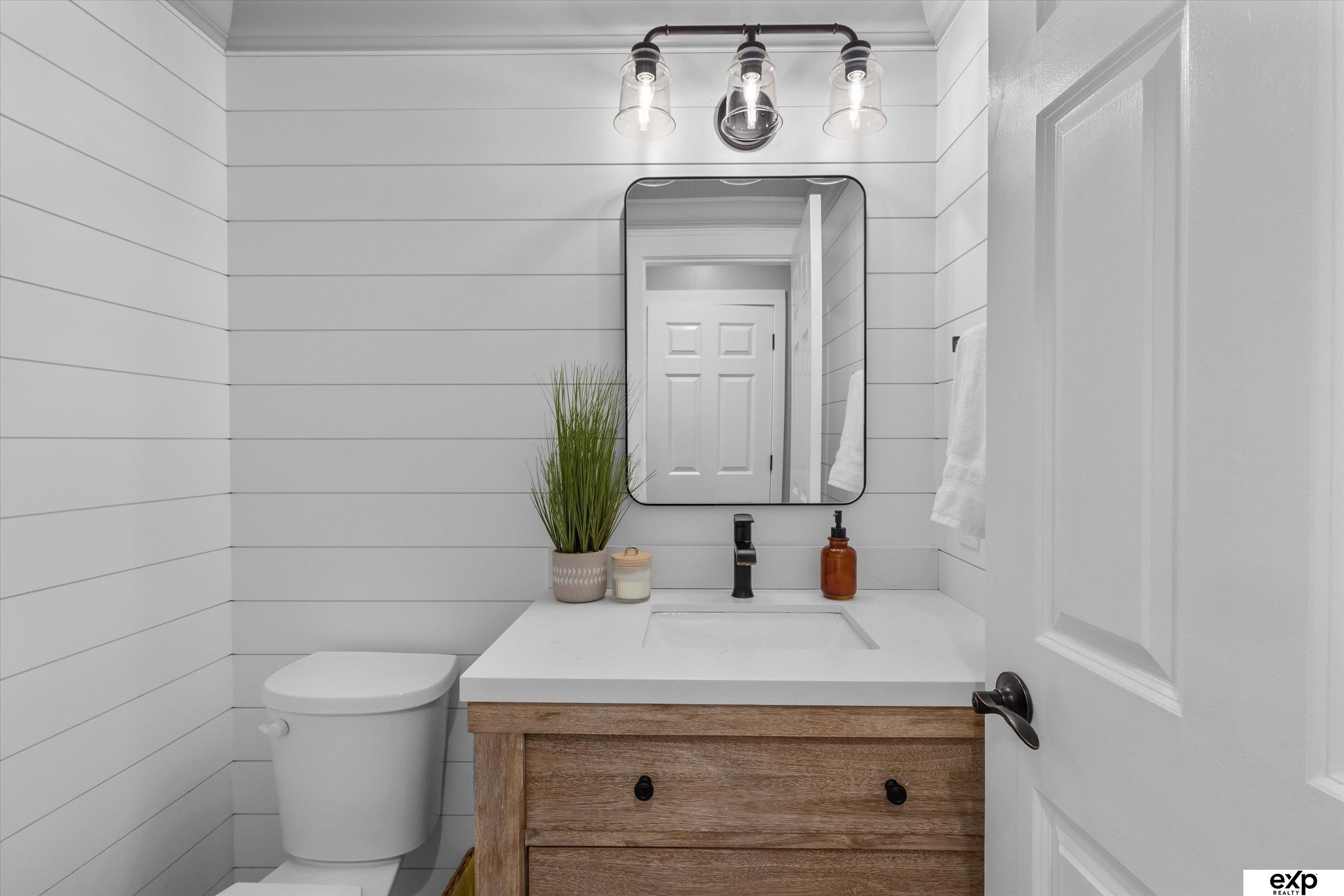 Omaha, Nebraska 68118, United States, 4 Bedrooms Bedrooms, ,3 BathroomsBathrooms,Residential,Pending,155305