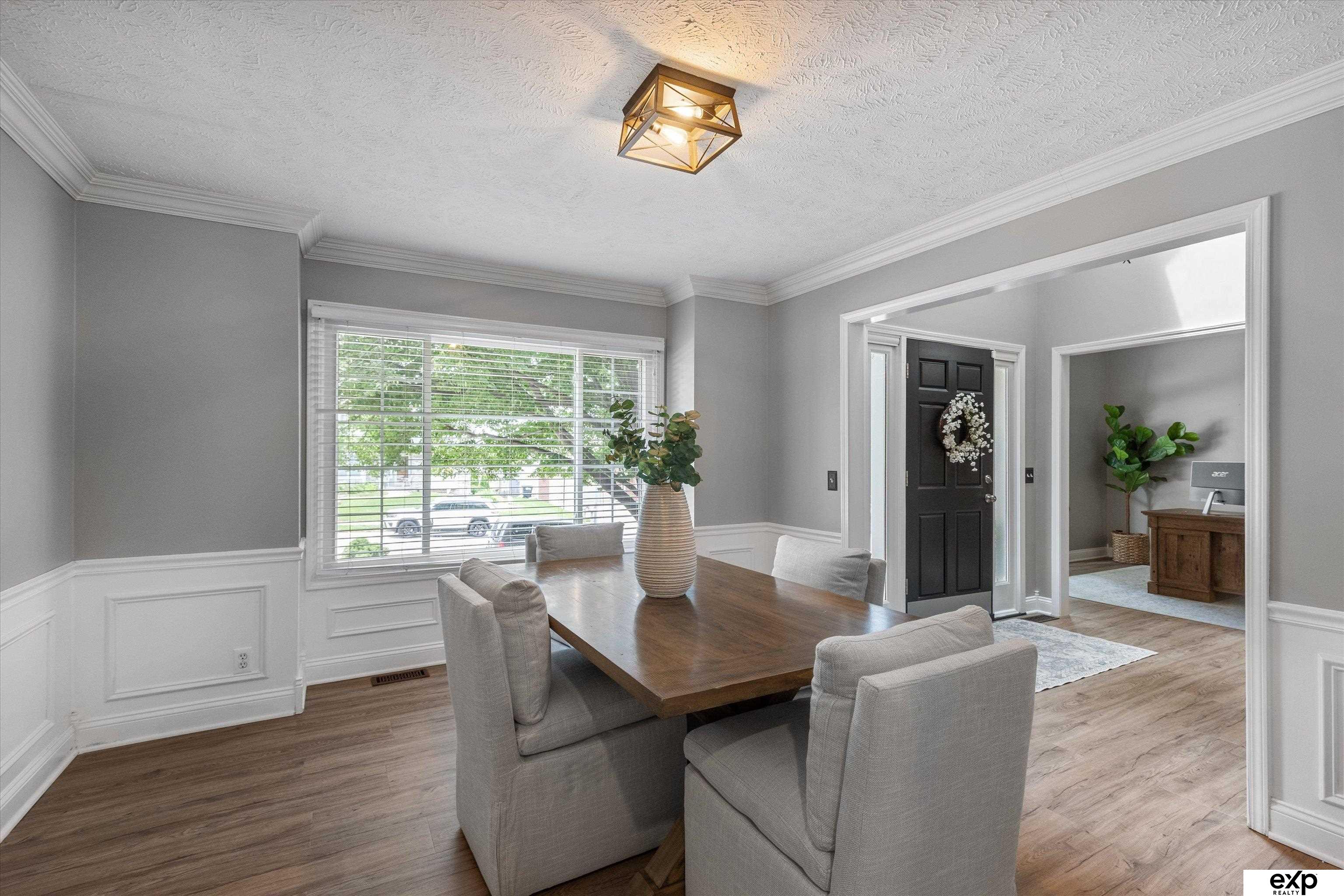 Omaha, Nebraska 68118, United States, 4 Bedrooms Bedrooms, ,3 BathroomsBathrooms,Residential,Pending,155305