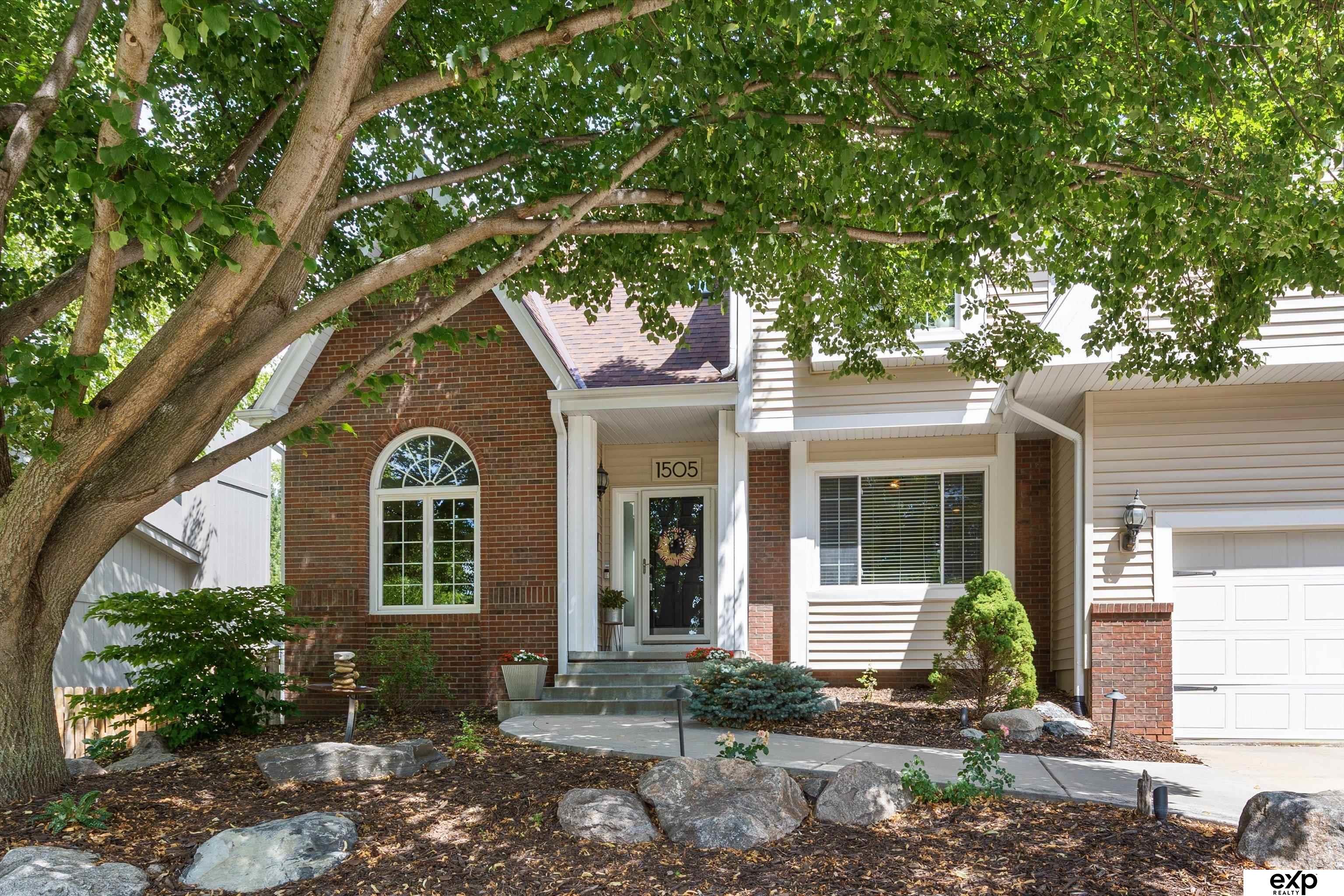 Omaha, Nebraska 68118, United States, 4 Bedrooms Bedrooms, ,3 BathroomsBathrooms,Residential,Pending,155305