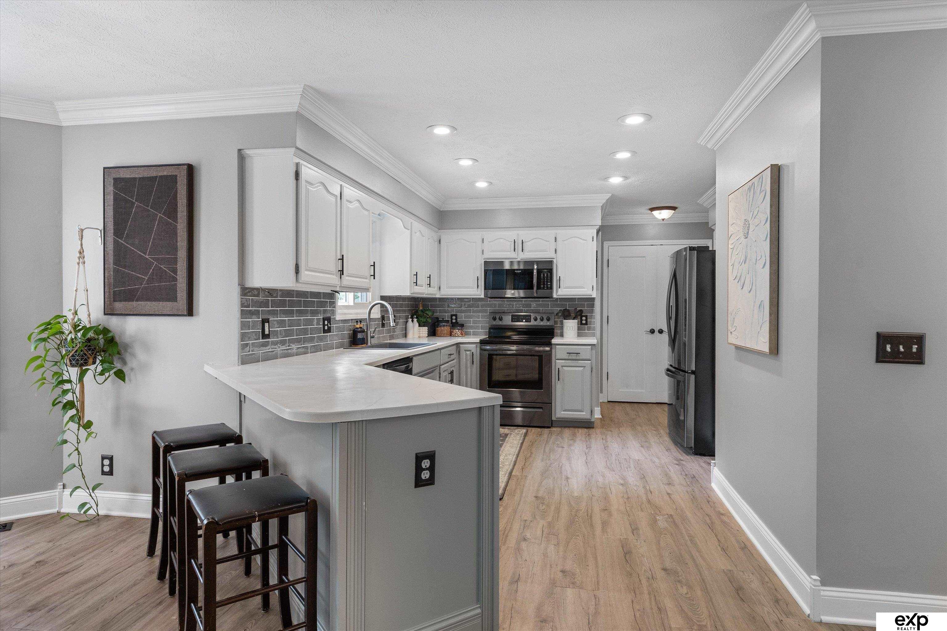 Omaha, Nebraska 68118, United States, 4 Bedrooms Bedrooms, ,3 BathroomsBathrooms,Residential,Pending,155305