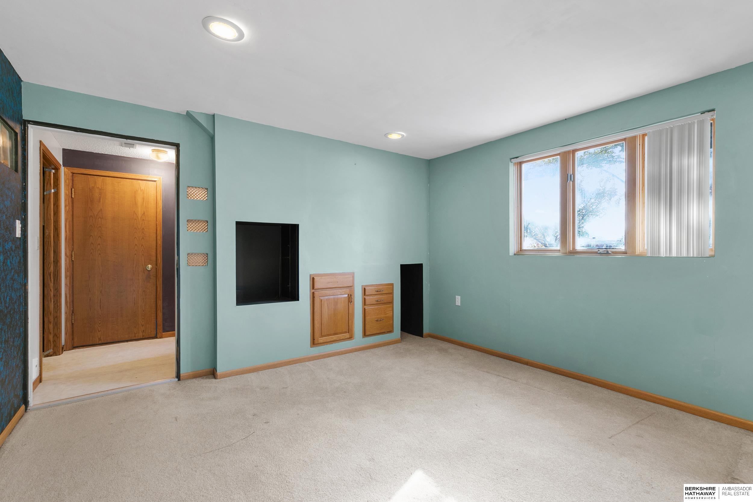 Lincoln, Nebraska 68506, United States, 3 Bedrooms Bedrooms, ,3 BathroomsBathrooms,Residential,Active,240924