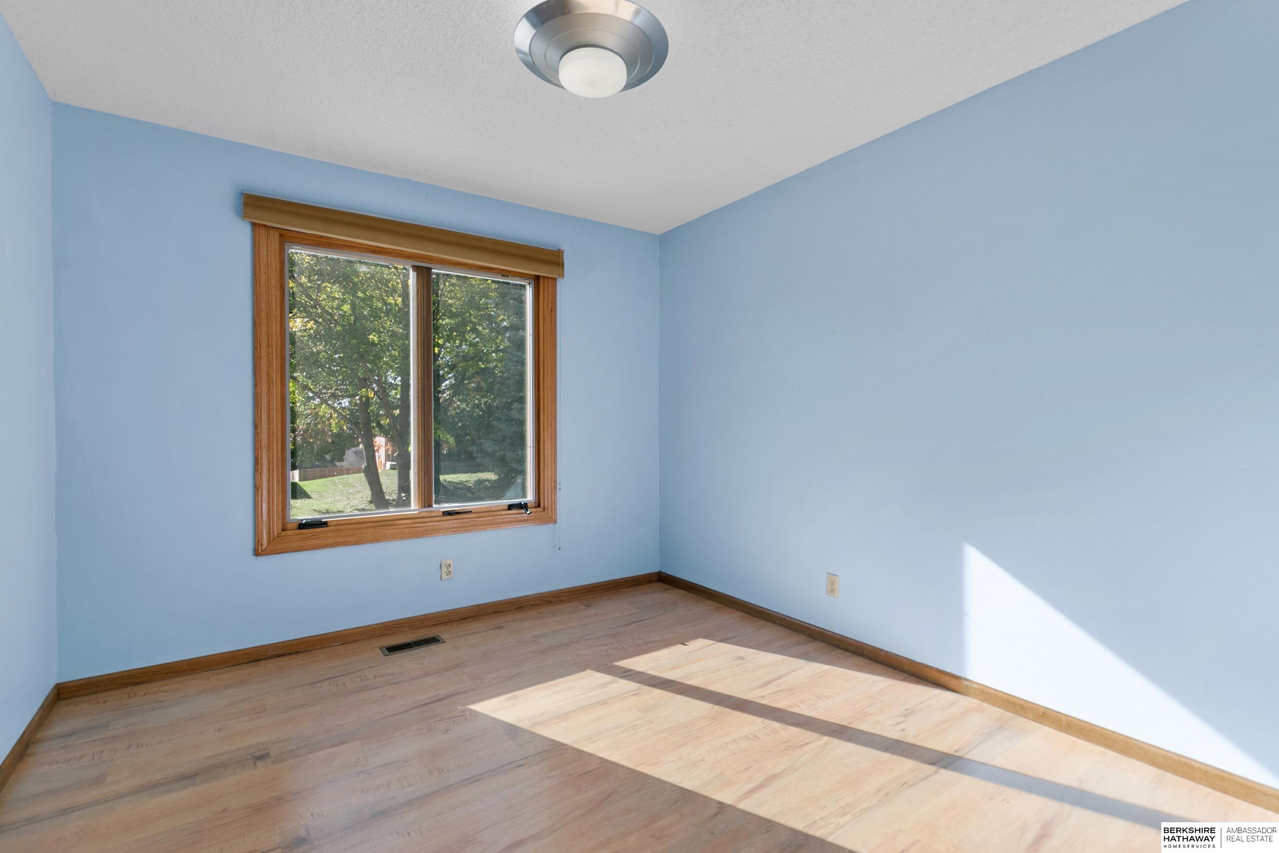 Lincoln, Nebraska 68506, United States, 3 Bedrooms Bedrooms, ,3 BathroomsBathrooms,Residential,Active,240924