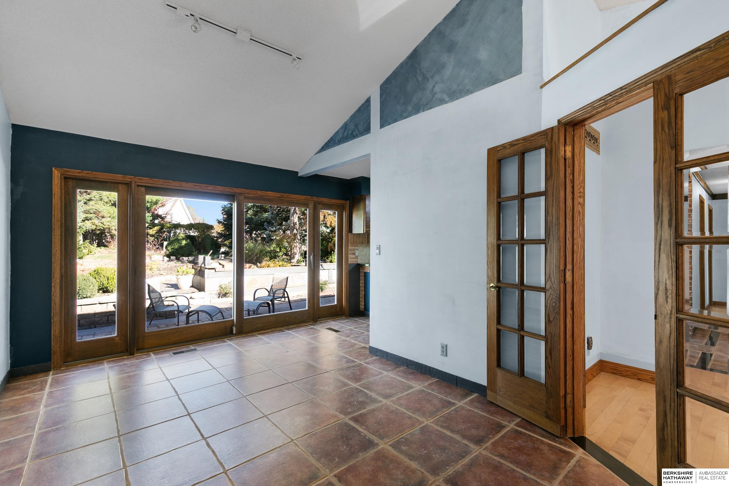 Lincoln, Nebraska 68506, United States, 3 Bedrooms Bedrooms, ,3 BathroomsBathrooms,Residential,Active,240924