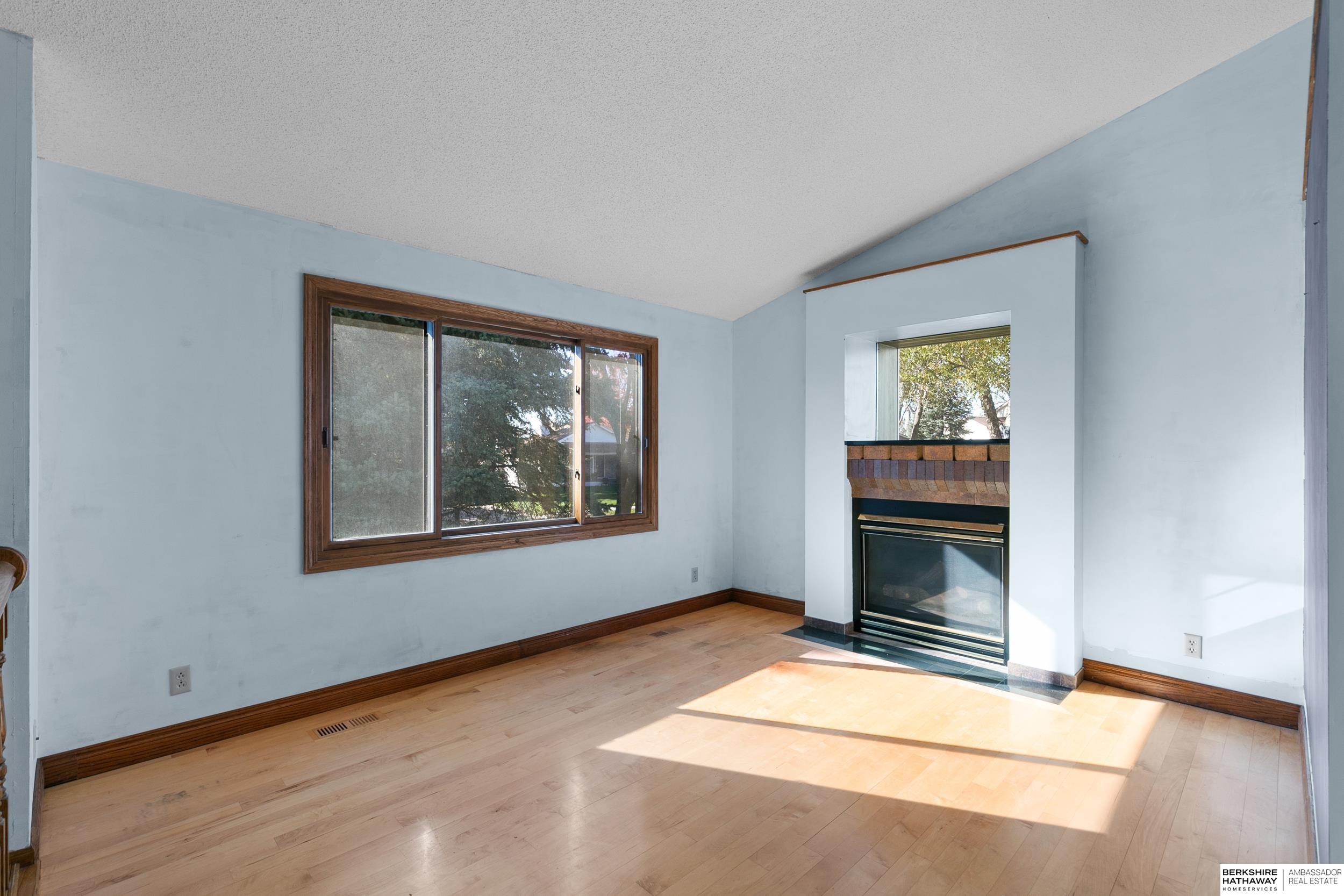 Lincoln, Nebraska 68506, United States, 3 Bedrooms Bedrooms, ,3 BathroomsBathrooms,Residential,Active,240924