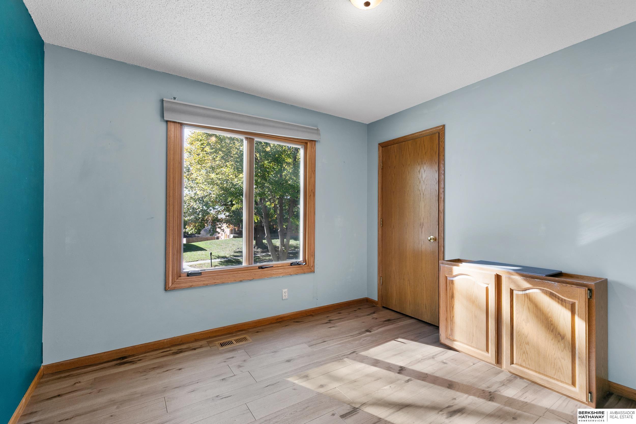 Lincoln, Nebraska 68506, United States, 3 Bedrooms Bedrooms, ,3 BathroomsBathrooms,Residential,Active,240924