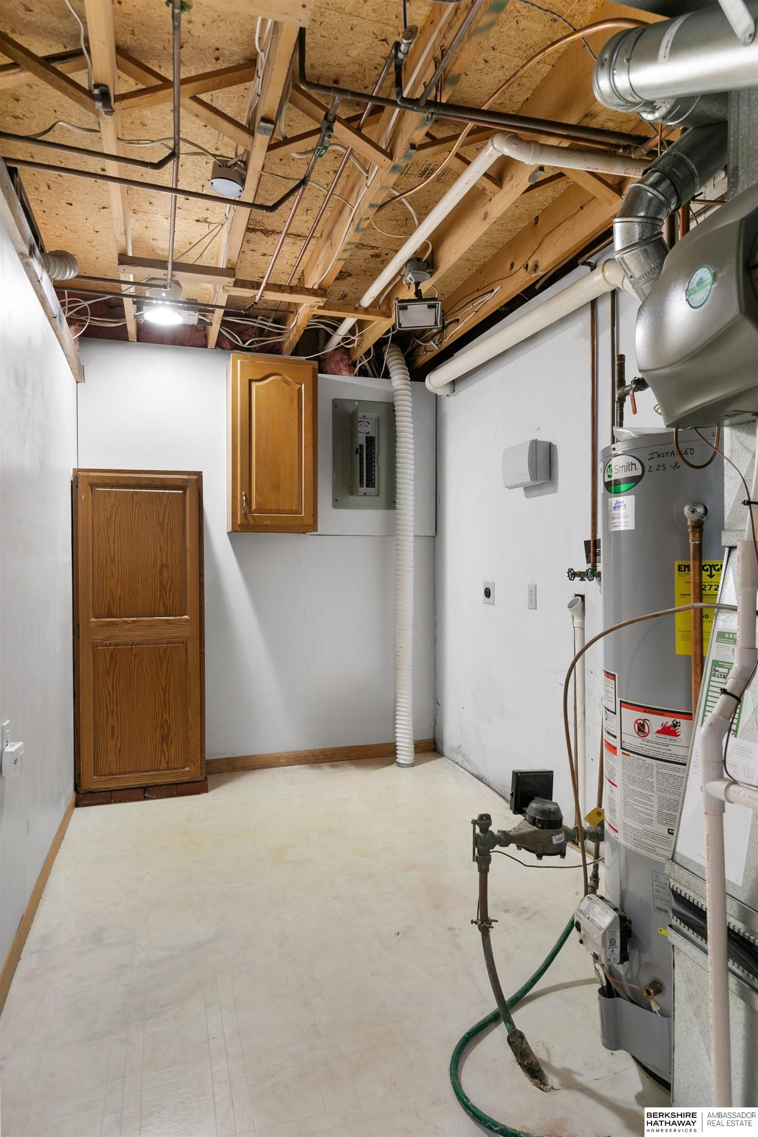 Lincoln, Nebraska 68506, United States, 3 Bedrooms Bedrooms, ,3 BathroomsBathrooms,Residential,Active,240924