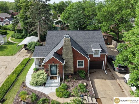 Photo of 1625 Sioux Street, Lincoln, NE 68502 (MLS # 22614446)