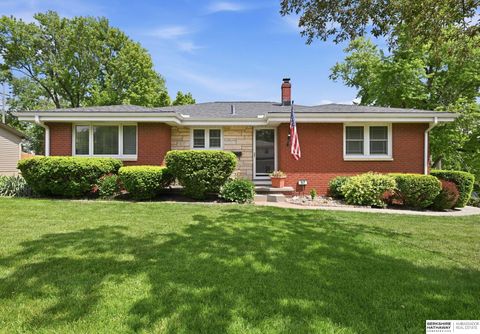 Photo of 947 S Washington Street, Papillion, NE 68046 (MLS # 22612247)