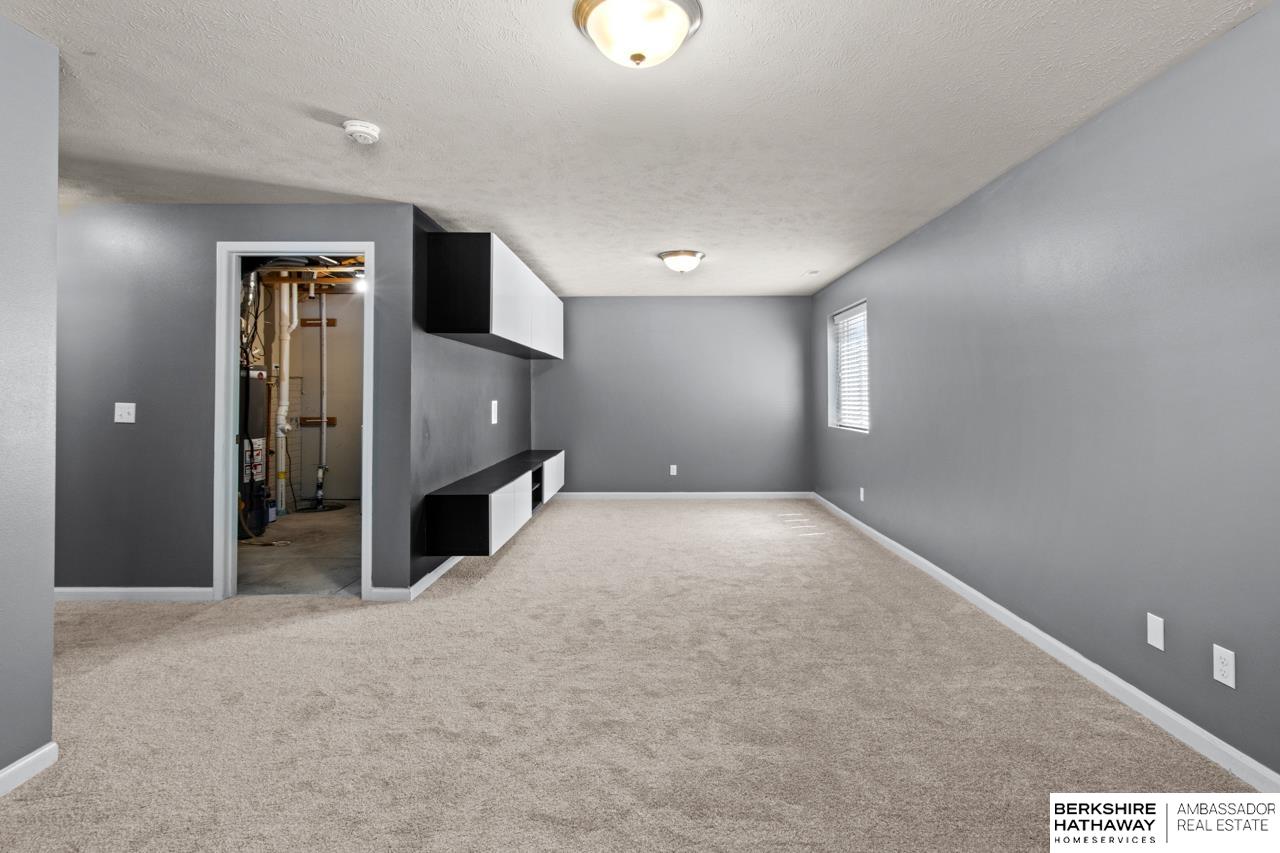 Omaha, Nebraska 68122, United States, 3 Bedrooms Bedrooms, ,2 BathroomsBathrooms,Residential,Active,162855