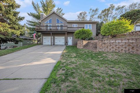Photo of 823 Beaver Lake Boulevard, Plattsmouth, NE 68048 (MLS # 22607866)