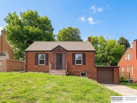 Photo of 2529 Read Street, Omaha, NE 68112 (MLS # 22613206)