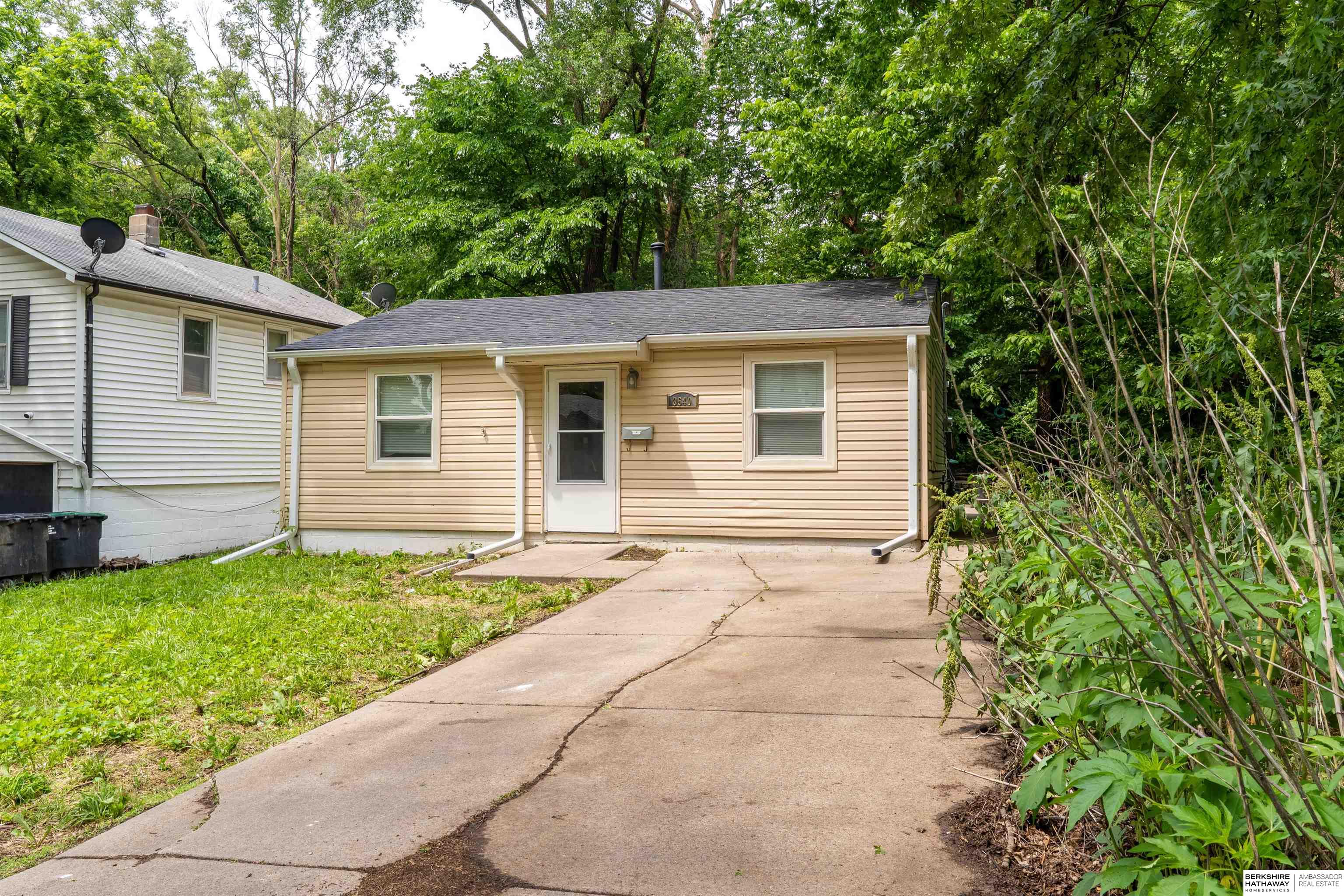 Omaha, Nebraska 68111, United States, 2 Bedrooms Bedrooms, ,1 BathroomBathrooms,Residential,Pending,144510