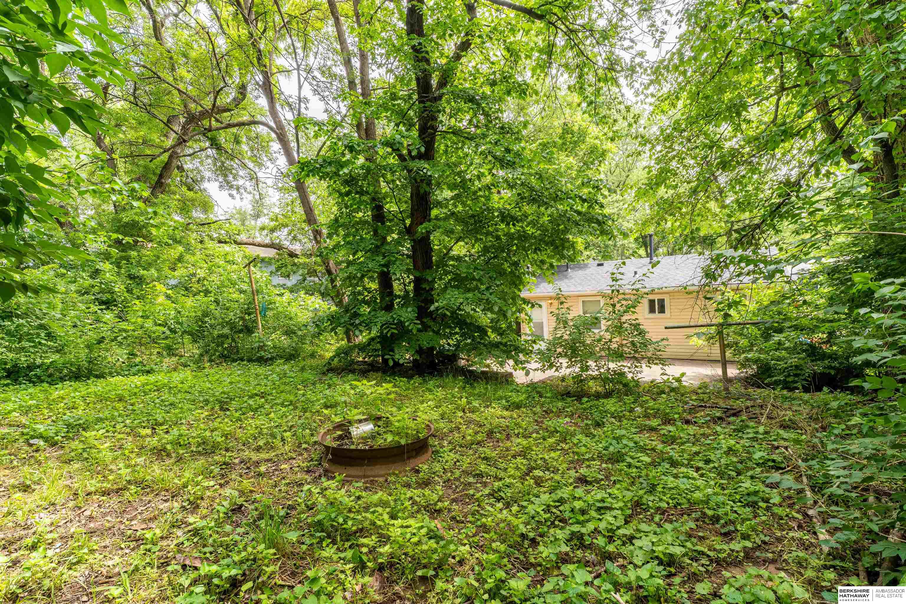 Omaha, Nebraska 68111, United States, 2 Bedrooms Bedrooms, ,1 BathroomBathrooms,Residential,Pending,144510