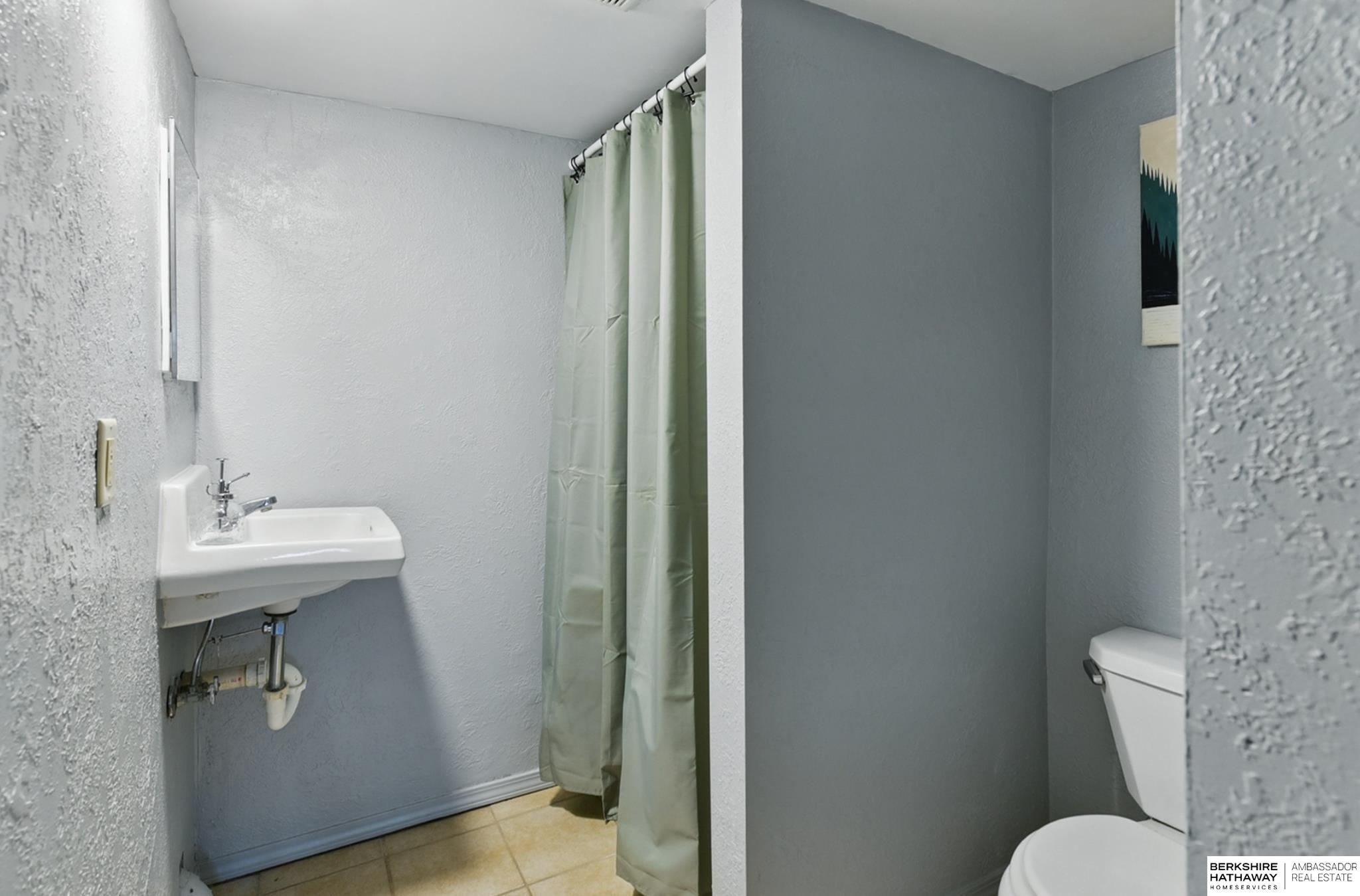 Omaha, Nebraska 68108, United States, 3 Bedrooms Bedrooms, ,2 BathroomsBathrooms,Residential,Active,135935