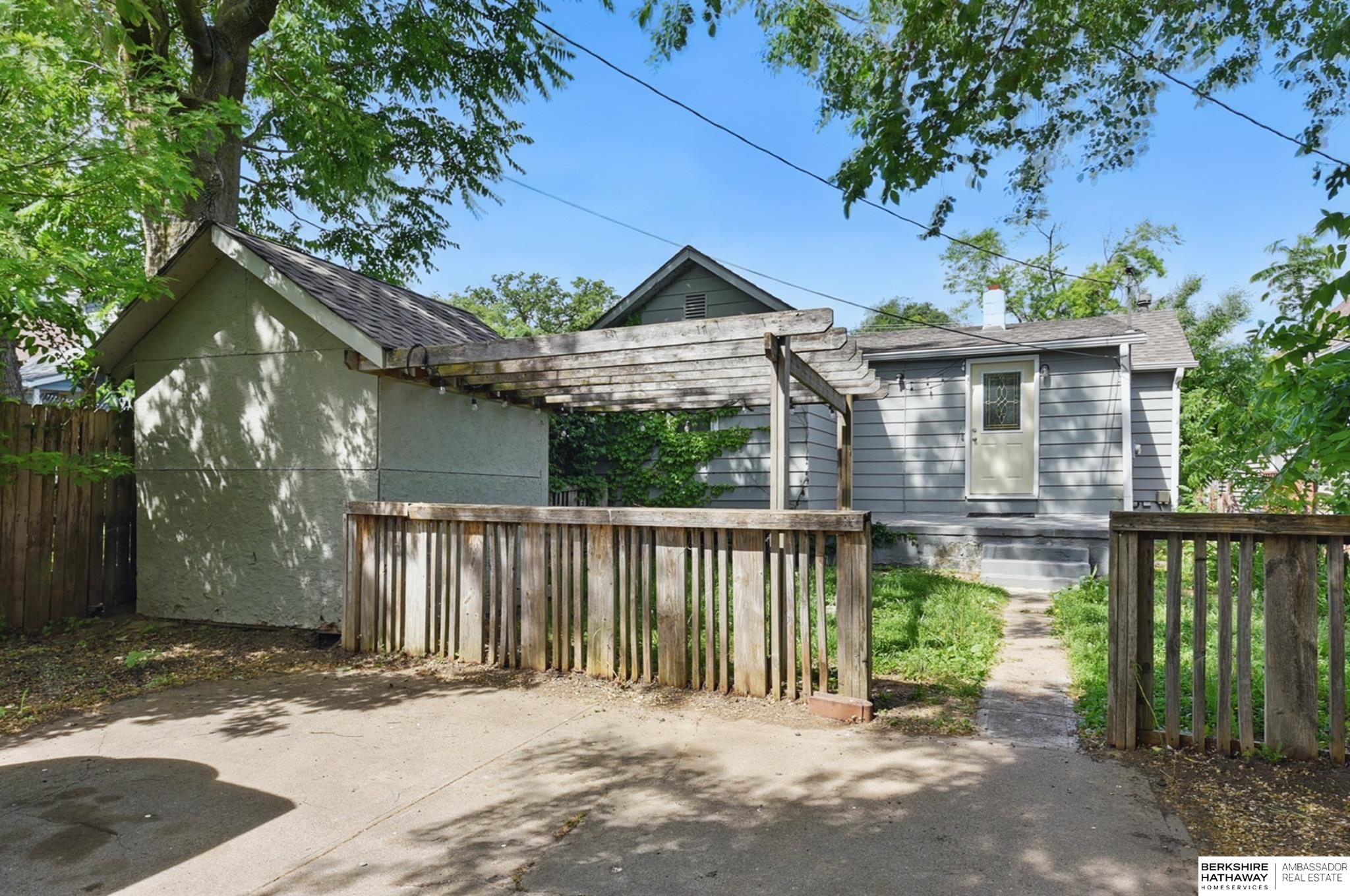 Omaha, Nebraska 68108, United States, 3 Bedrooms Bedrooms, ,2 BathroomsBathrooms,Residential,Active,135935