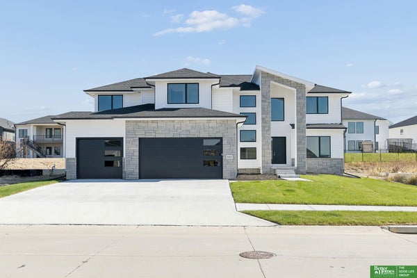 5427 N 213TH AVE, ELKHORN, NE 68022 - Image f8030c52488134e2e864e263e7cc83b0/2728051152