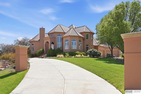 Photo of 13707 Cuming Street, Omaha, NE 68154 (MLS # 22610936)