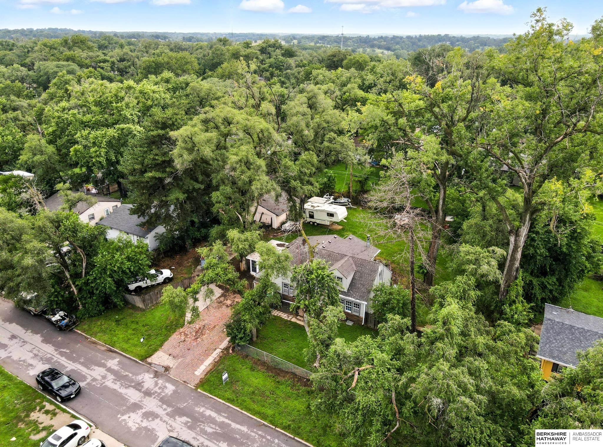 Omaha, Nebraska 68111, United States, 5 Bedrooms Bedrooms, ,2 BathroomsBathrooms,Residential,Active,219004