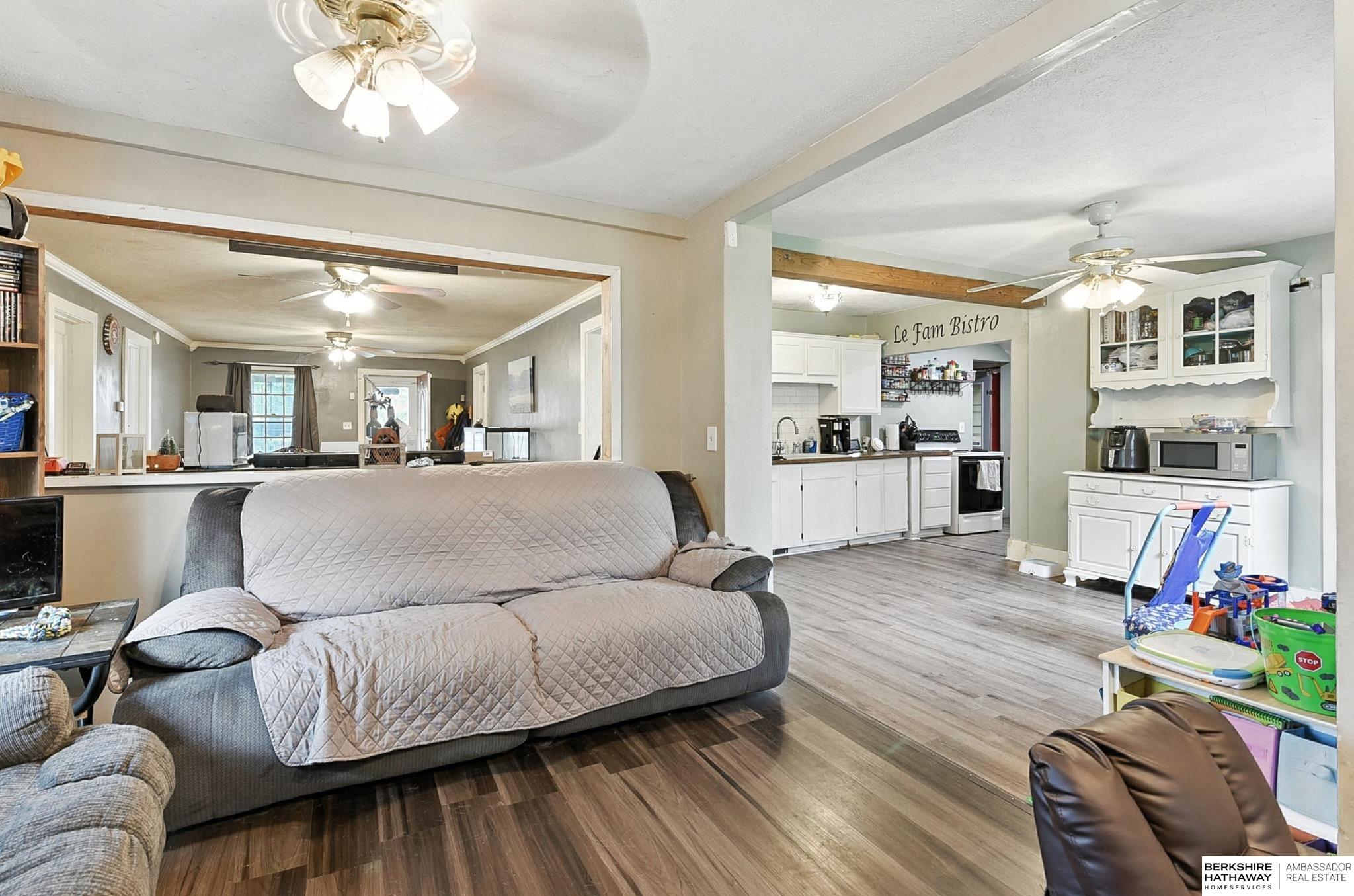 Omaha, Nebraska 68111, United States, 5 Bedrooms Bedrooms, ,2 BathroomsBathrooms,Residential,Active,219004