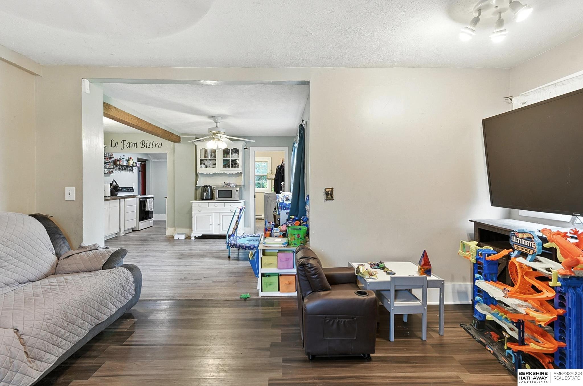 Omaha, Nebraska 68111, United States, 5 Bedrooms Bedrooms, ,2 BathroomsBathrooms,Residential,Active,219004