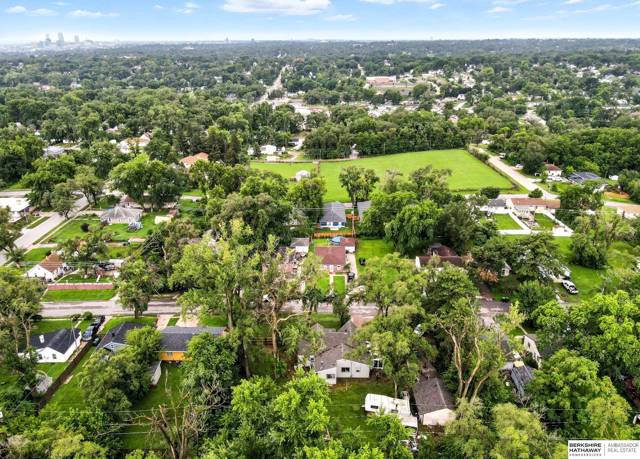 Omaha, Nebraska 68111, United States, 5 Bedrooms Bedrooms, ,2 BathroomsBathrooms,Residential,Active,219004