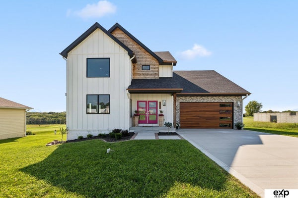 8602 LAKE RIDGE DR, PLATTSMOUTH, NE 68048 - Image f85614fb45791d1cebf04221c70eeec3/429207995
