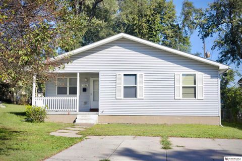Photo of 3186 Meredith Avenue, Omaha, NE 68111 (MLS # 22527760)