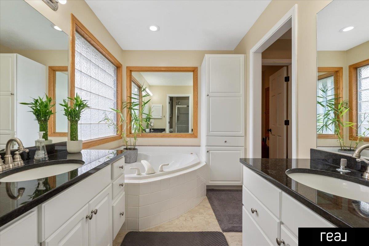 Bellevue, Nebraska 68133, United States, 3 Bedrooms Bedrooms, ,2 BathroomsBathrooms,Residential,Active,215140