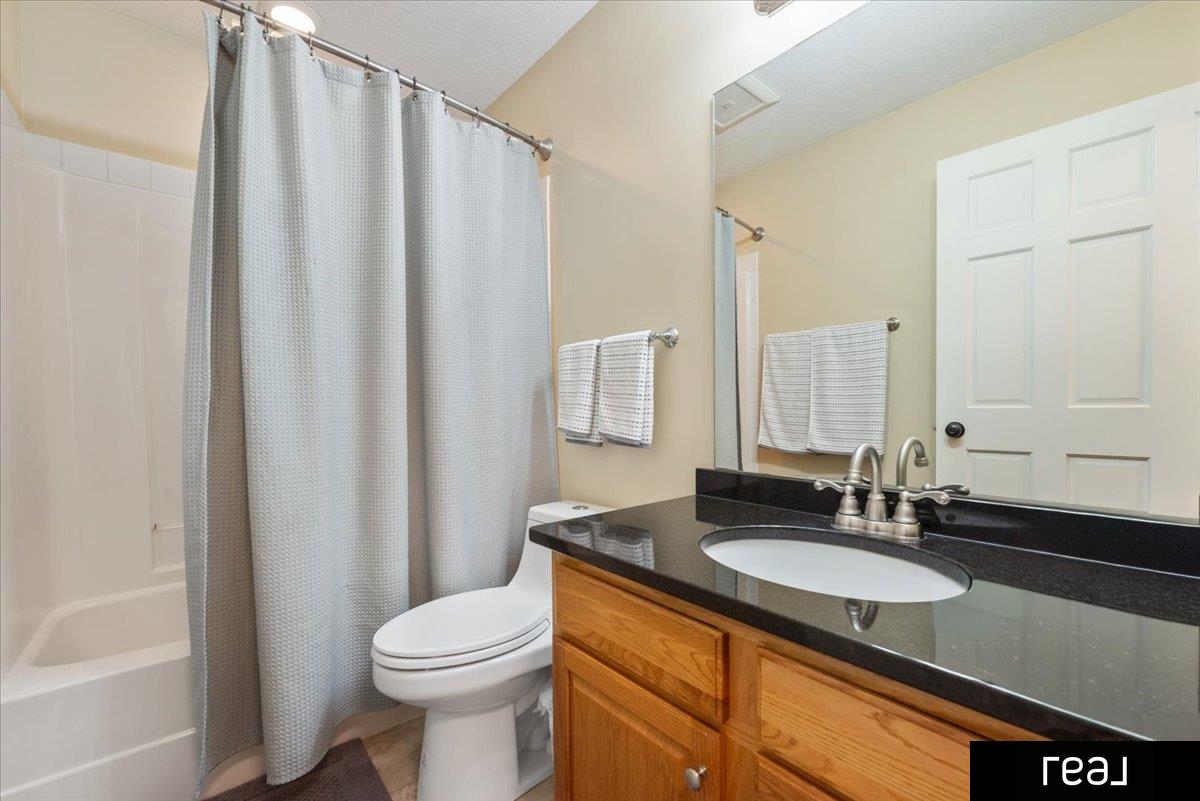 Bellevue, Nebraska 68133, United States, 3 Bedrooms Bedrooms, ,2 BathroomsBathrooms,Residential,Active,215140