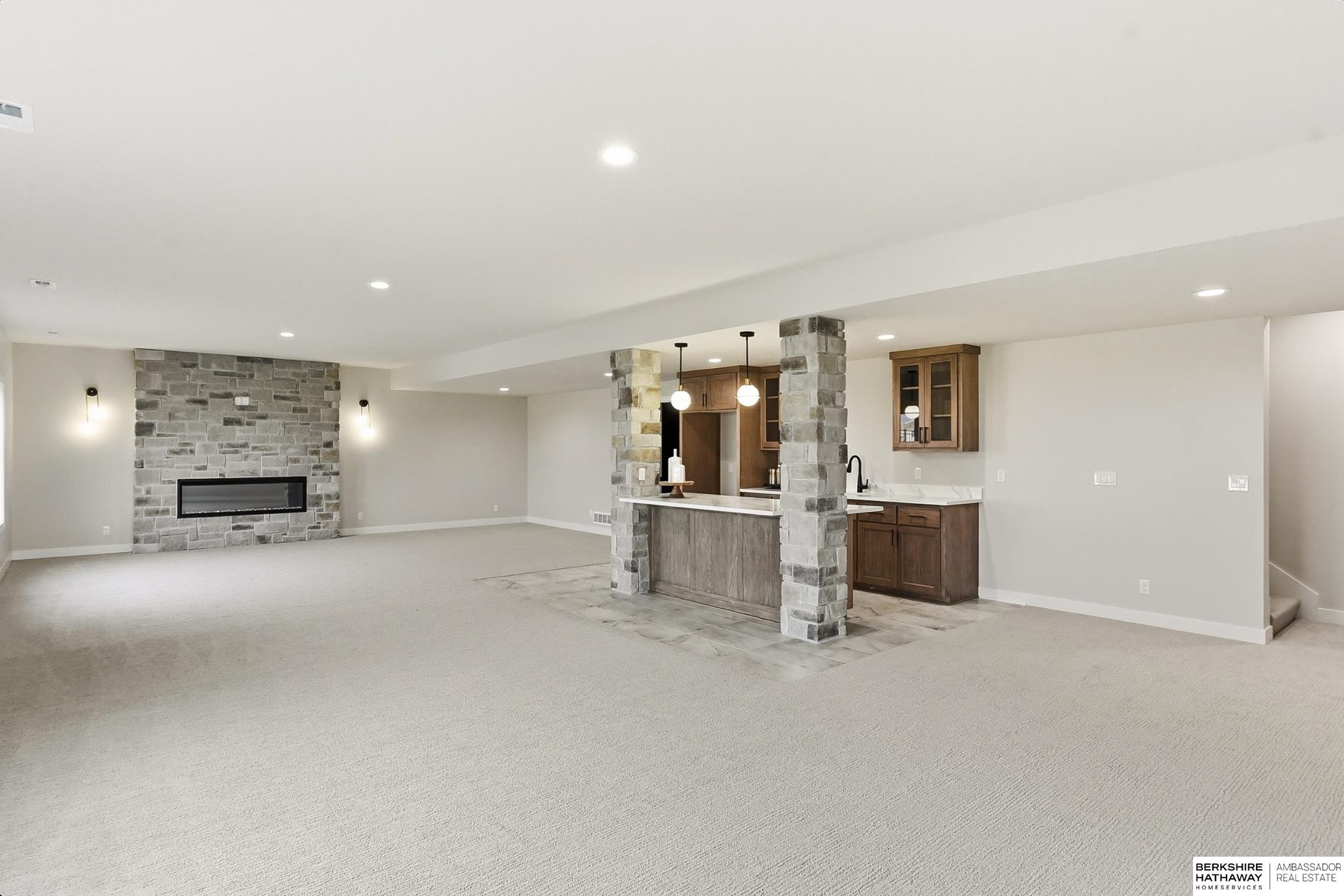 Elkhorn, Nebraska 68022, United States, 5 Bedrooms Bedrooms, ,3 BathroomsBathrooms,Residential,Active,205645