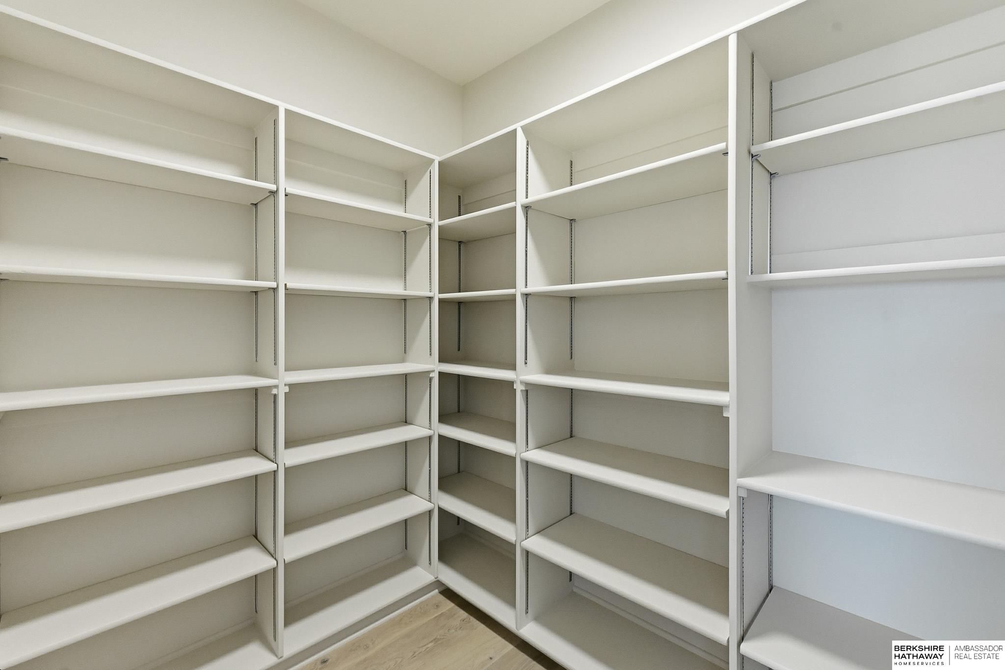 Elkhorn, Nebraska 68022, United States, 5 Bedrooms Bedrooms, ,3 BathroomsBathrooms,Residential,Active,205645