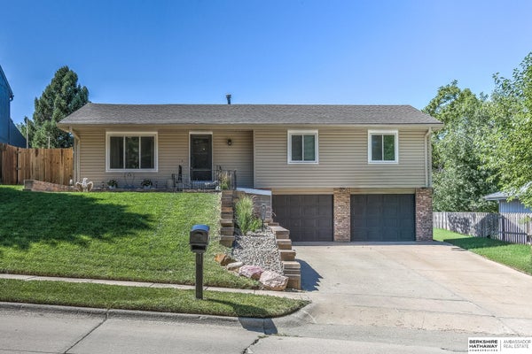 910 S 153RD ST, OMAHA, NE 68154 - Image f8a1f9d9b5c006781ea659b4e8b53f97/2420499389
