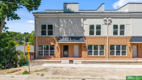 Photo of 1026 S 33rd Street, Omaha, NE 68105 (MLS # 22616149)