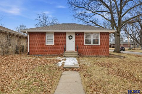 Photo of 5701 Gladstone Street, Lincoln, NE 68507 (MLS # 22603586)