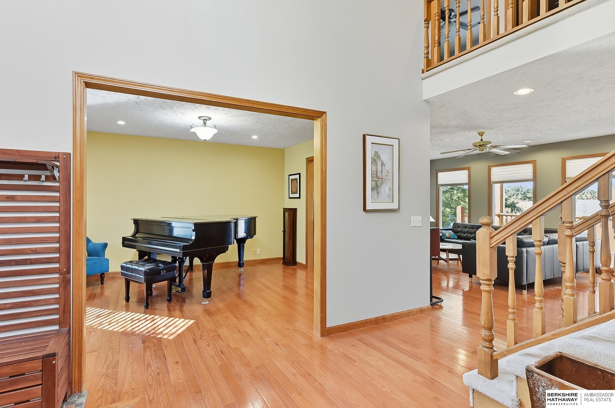 Omaha, Nebraska 68116, United States, 5 Bedrooms Bedrooms, ,3 BathroomsBathrooms,Residential,Active,220980