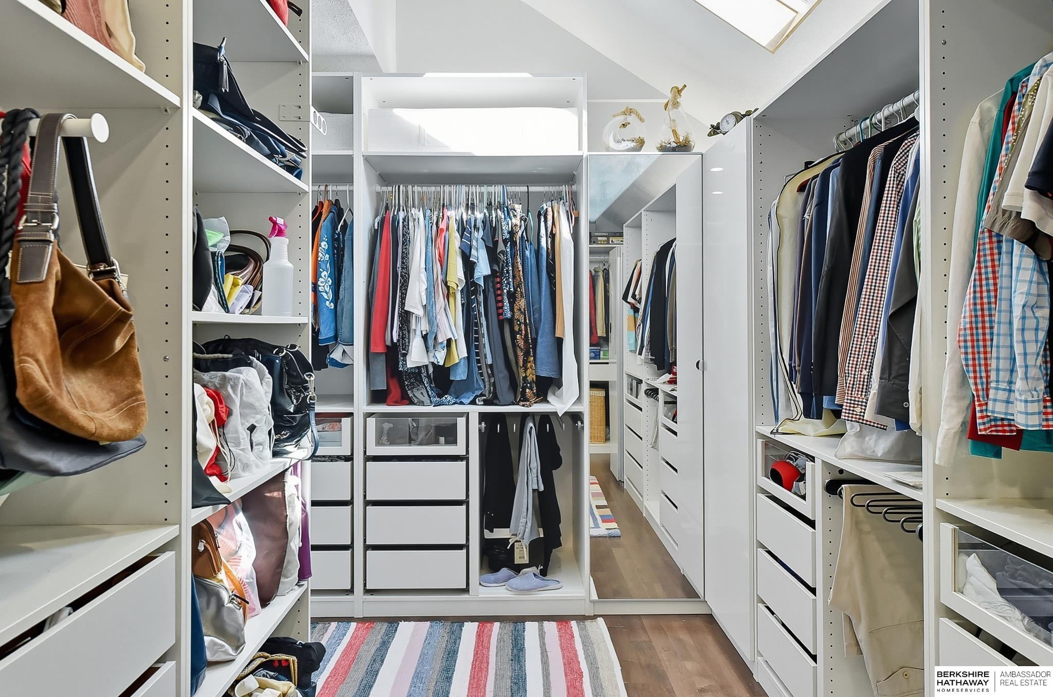 Omaha, Nebraska 68116, United States, 5 Bedrooms Bedrooms, ,3 BathroomsBathrooms,Residential,Active,220980