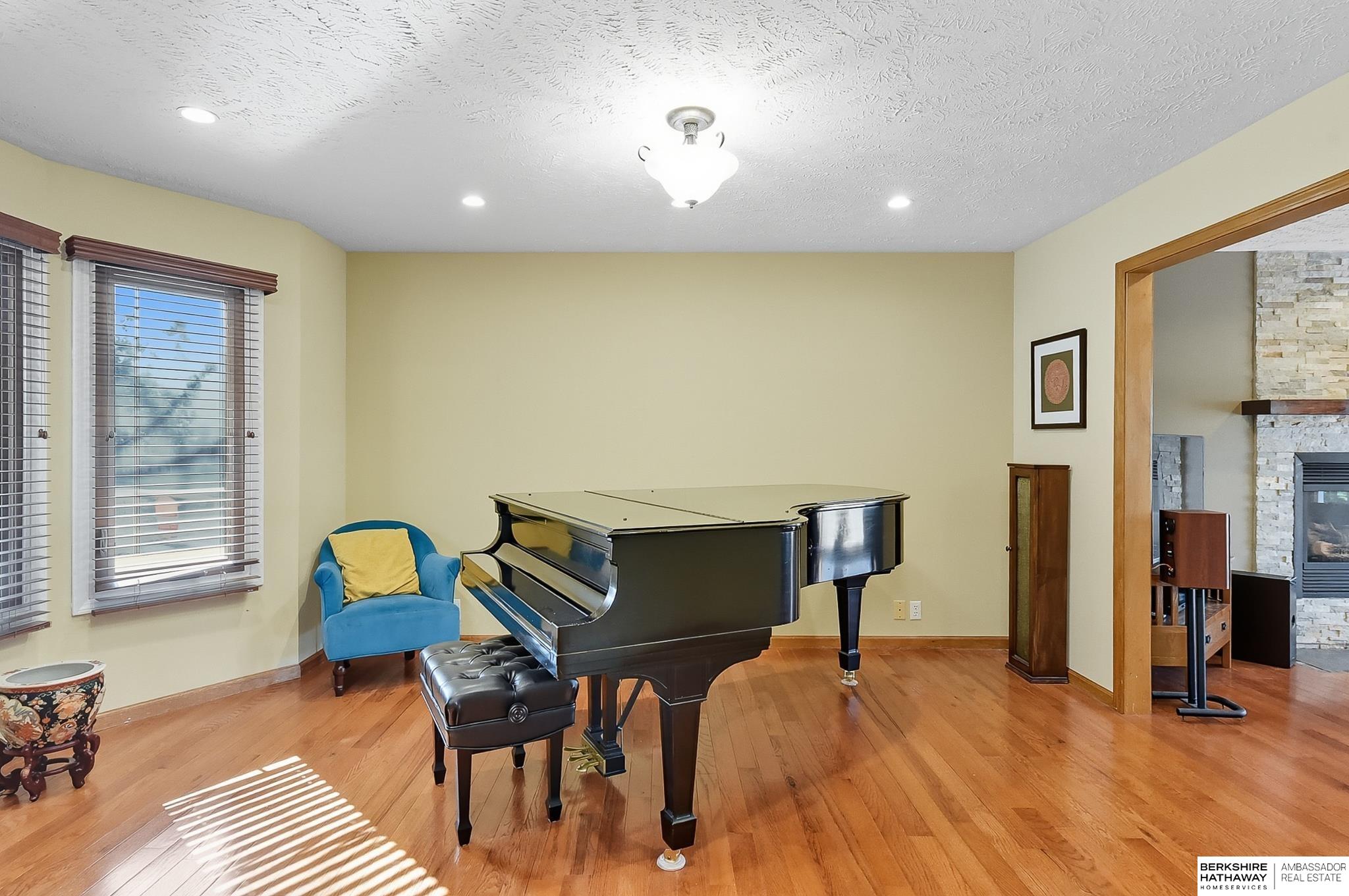 Omaha, Nebraska 68116, United States, 5 Bedrooms Bedrooms, ,3 BathroomsBathrooms,Residential,Active,220980