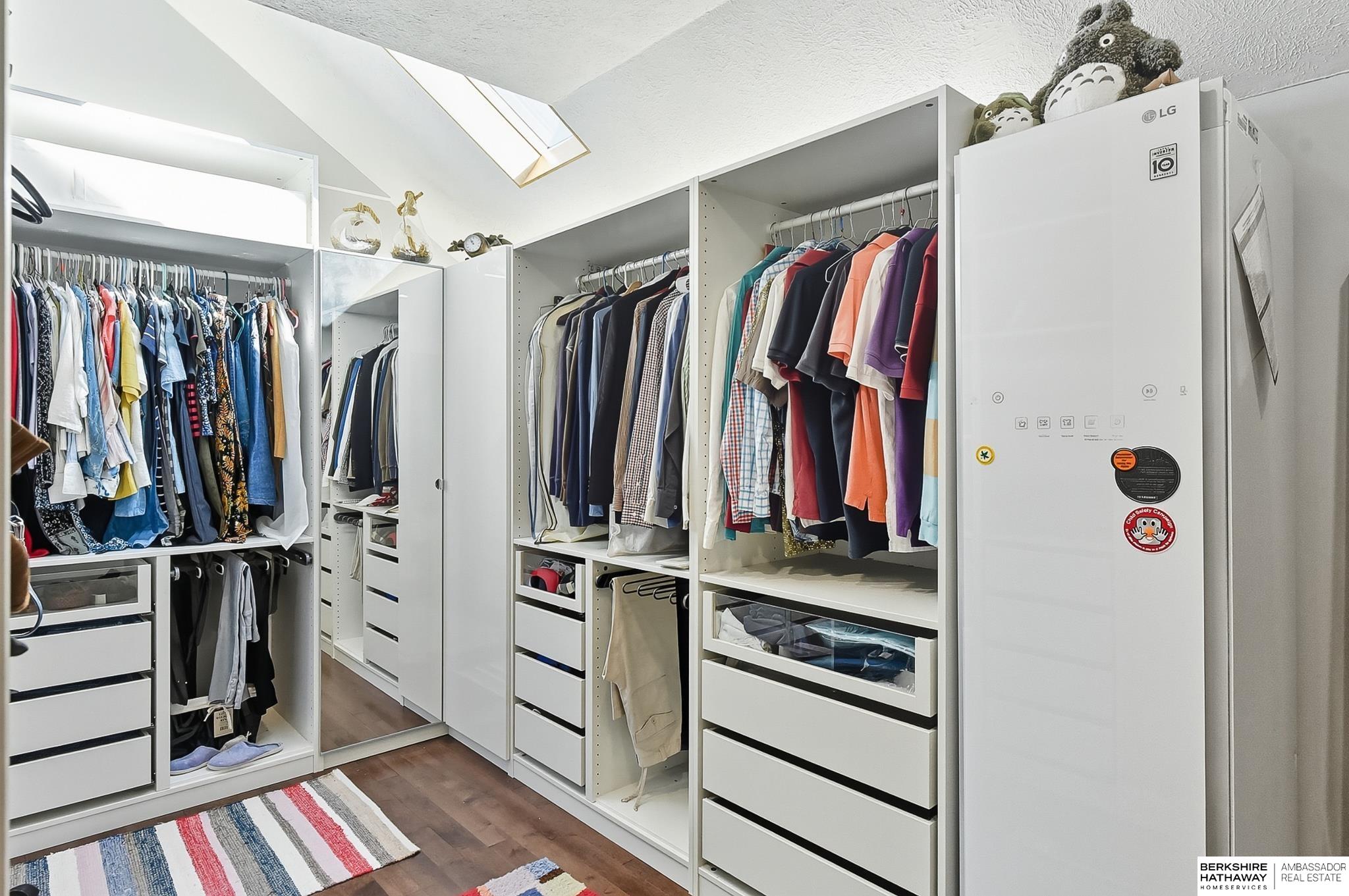 Omaha, Nebraska 68116, United States, 5 Bedrooms Bedrooms, ,3 BathroomsBathrooms,Residential,Active,220980