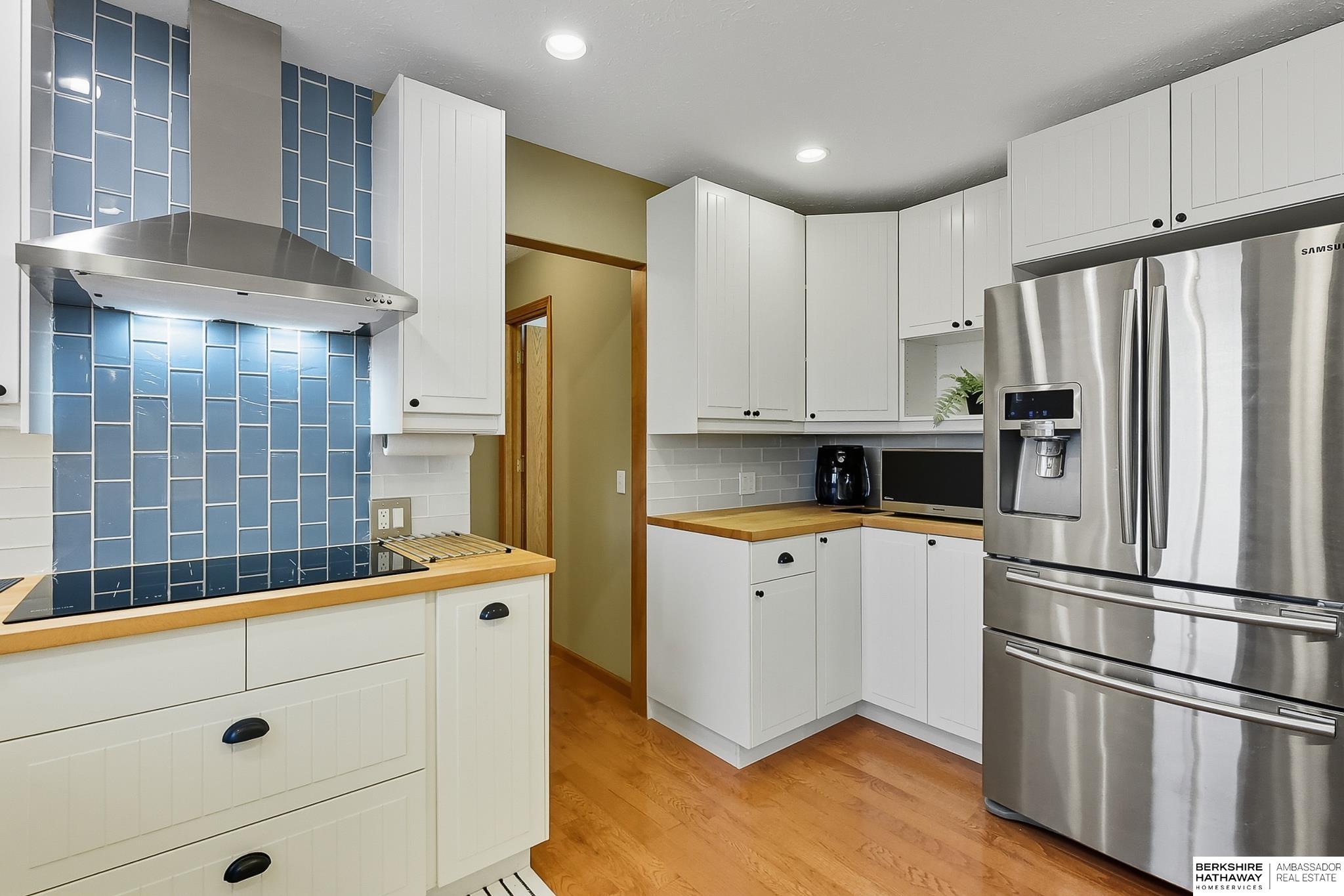 Omaha, Nebraska 68116, United States, 5 Bedrooms Bedrooms, ,3 BathroomsBathrooms,Residential,Active,220980