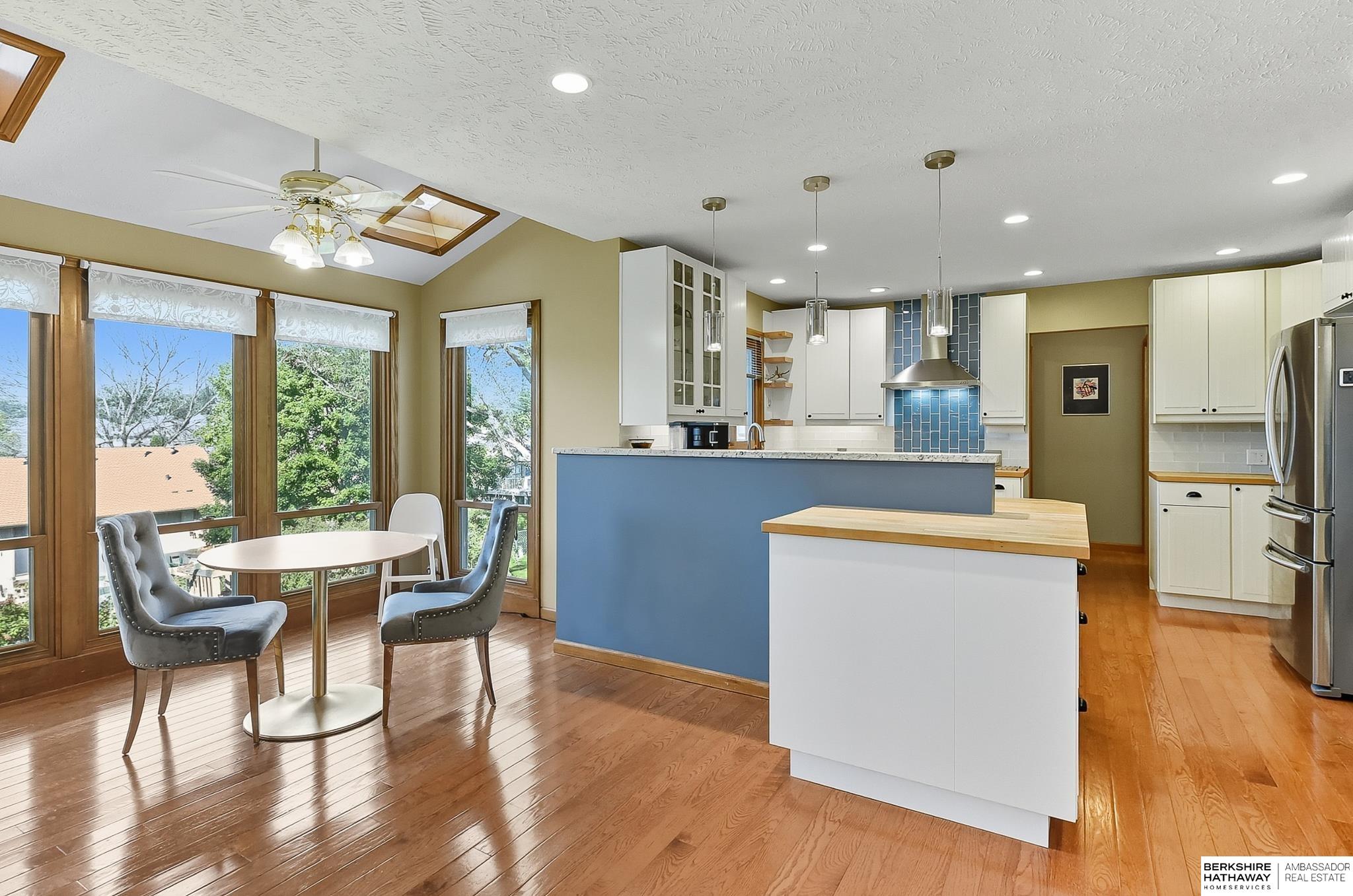 Omaha, Nebraska 68116, United States, 5 Bedrooms Bedrooms, ,3 BathroomsBathrooms,Residential,Active,220980