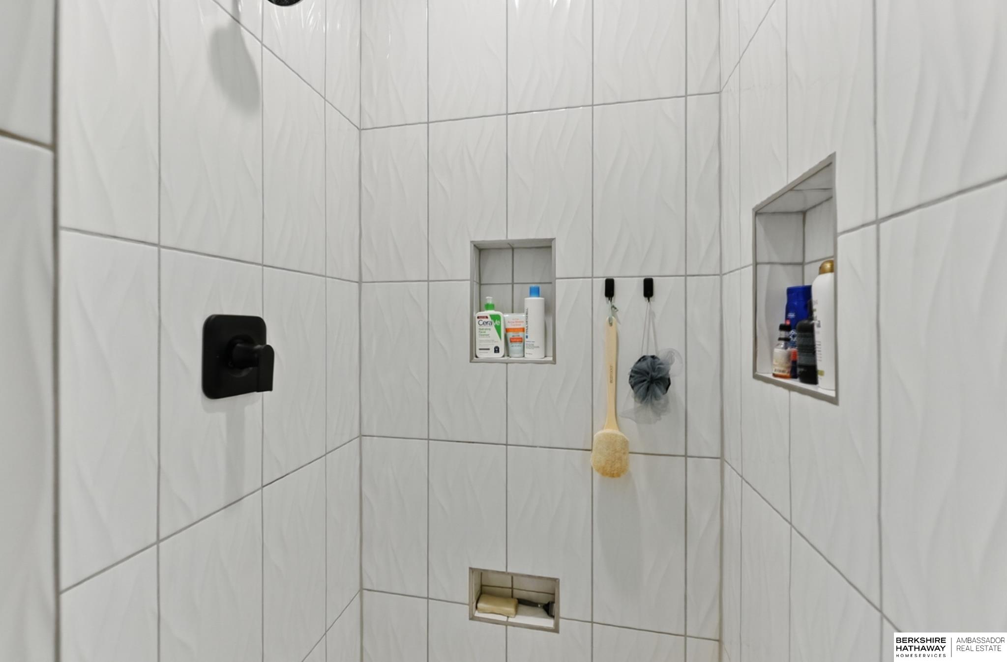 Elkhorn, Nebraska 68022, United States, 6 Bedrooms Bedrooms, ,3 BathroomsBathrooms,Residential,Active,135268