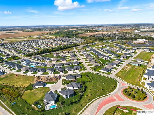 6707 S 207TH AVE, ELKHORN, NE 68022 - Image f93bcc71c37be14ff344e71ffa3d34c9/285880778